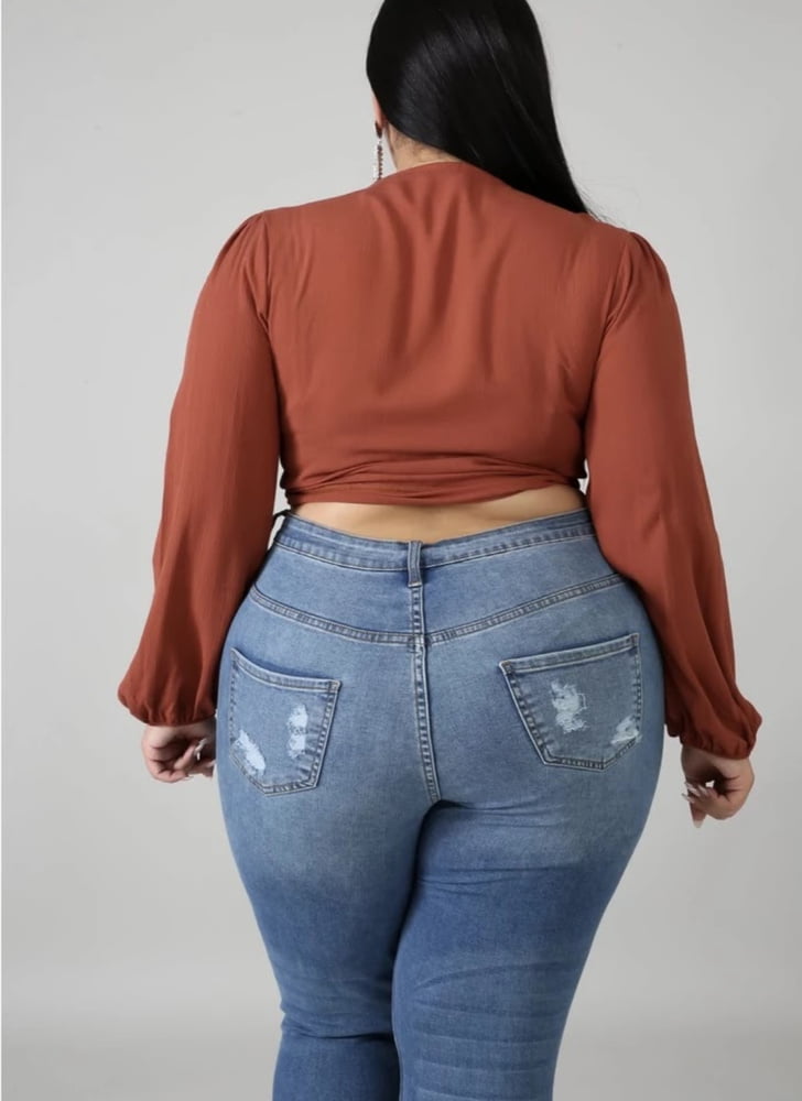 Juicy wide hips pear booty latina ass rabuda gostosa jeans
 #89310166