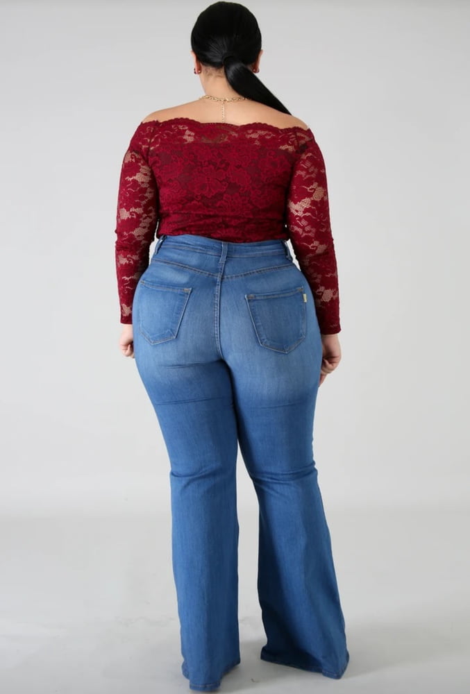 Juicy wide hips pear booty latina ass rabuda gostosa jeans
 #89310178
