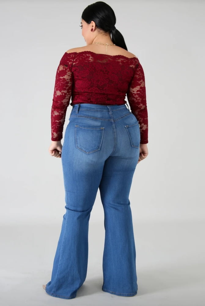 Juicy wide hips pear booty latina ass rabuda gostosa jeans
 #89310181