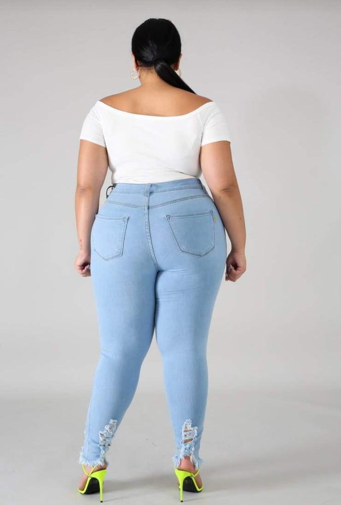 Juicy wide hips pear booty latina ass rabuda gostosa jeans
 #89310223