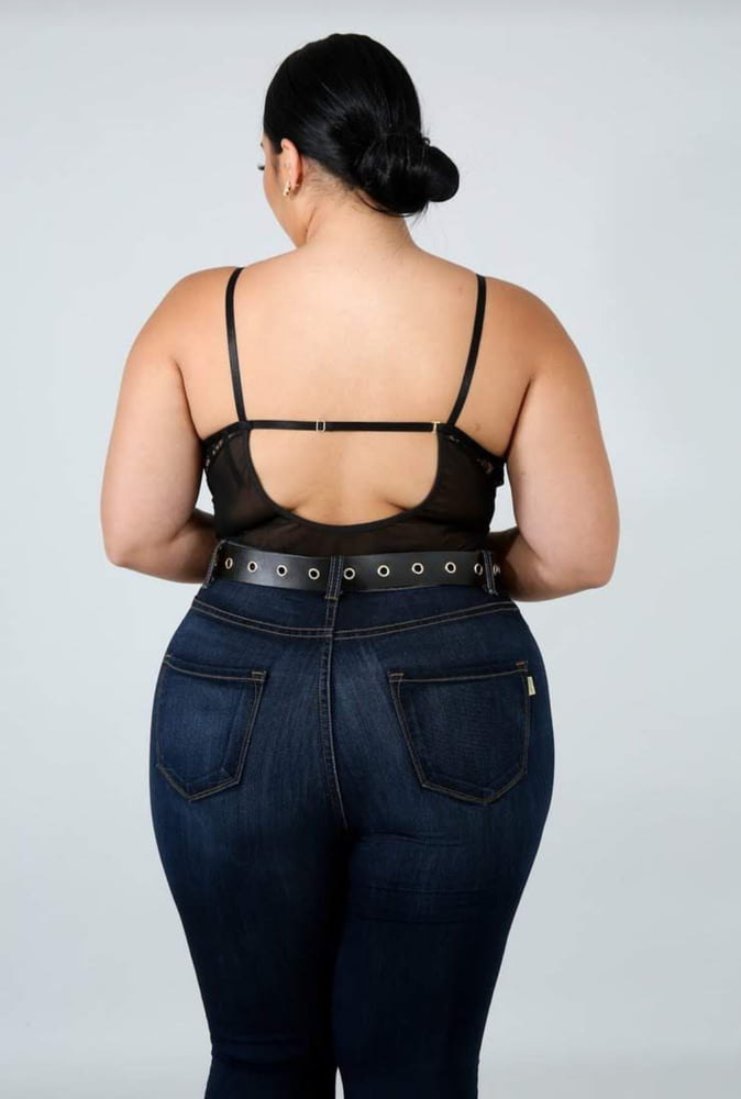 Juicy wide hips pear booty latina ass rabuda gostosa jeans
 #89310228