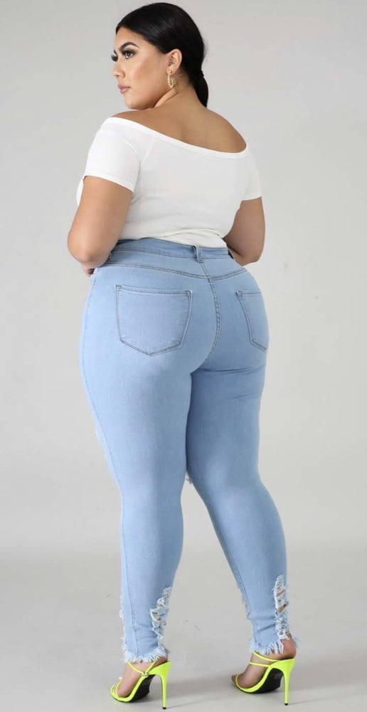 Juicy wide hips pear booty latina ass rabuda gostosa jeans
 #89310259