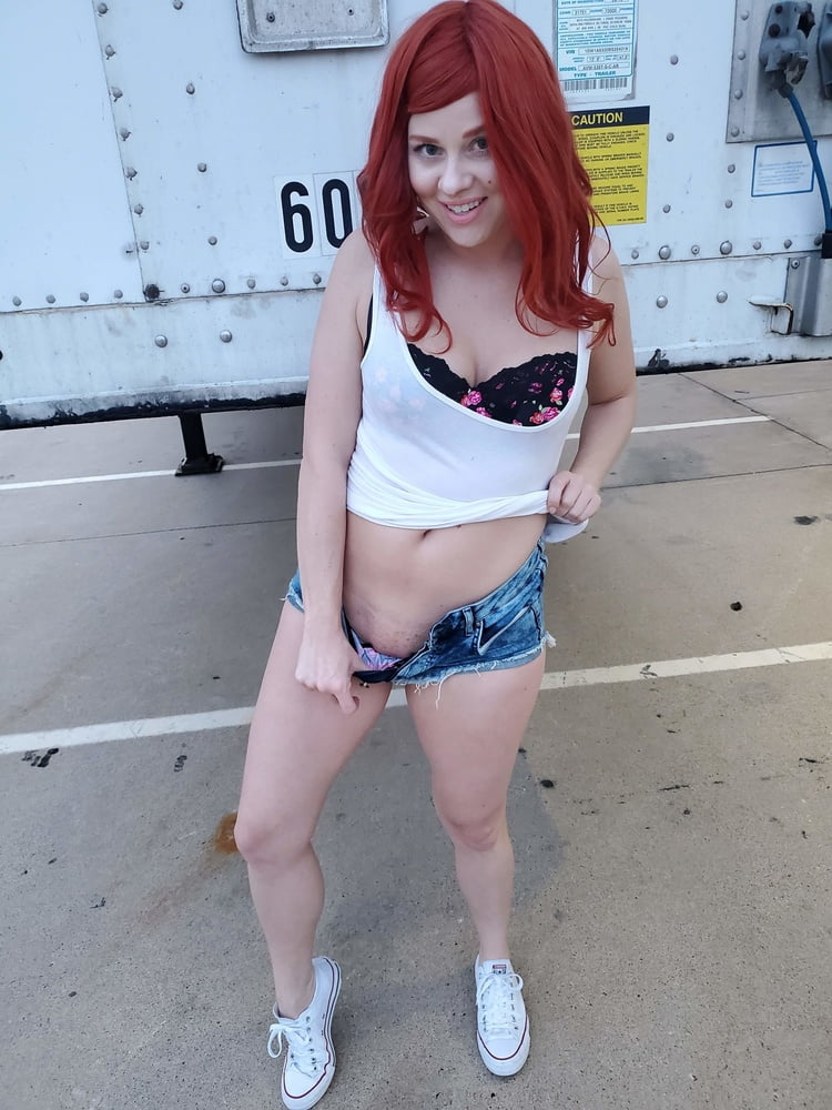 White Trash Trailer Park Whore In Short Shorts Gets Dirty #97823358