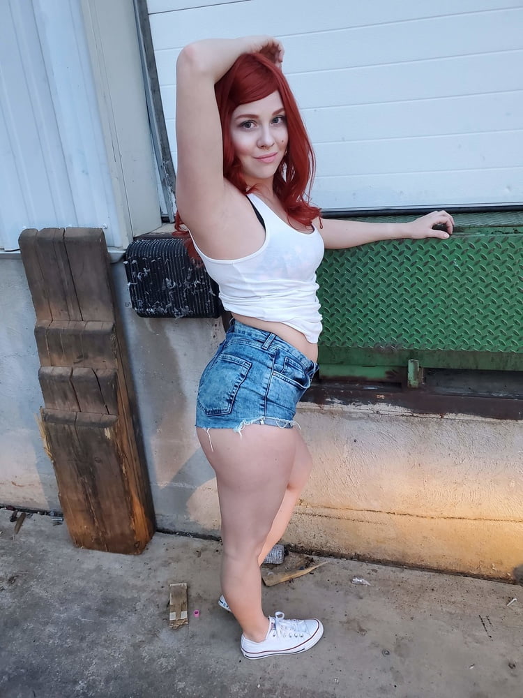 White Trash Trailer Park Whore In Short Shorts Gets Dirty #97823390