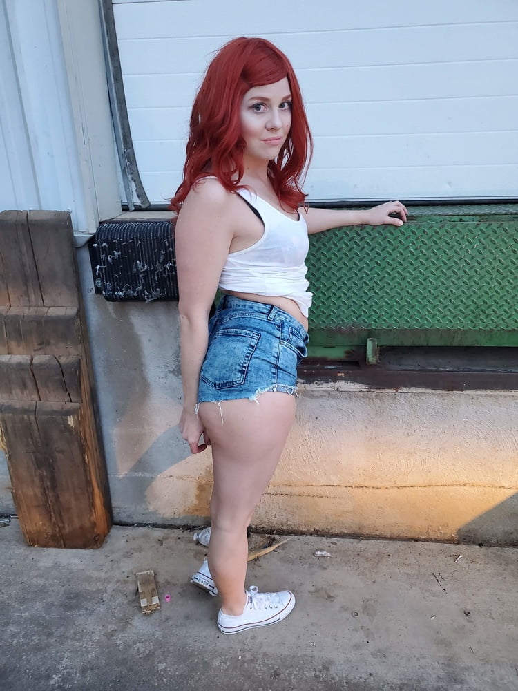 White Trash Trailer Park Whore In Short Shorts Gets Dirty #97823396