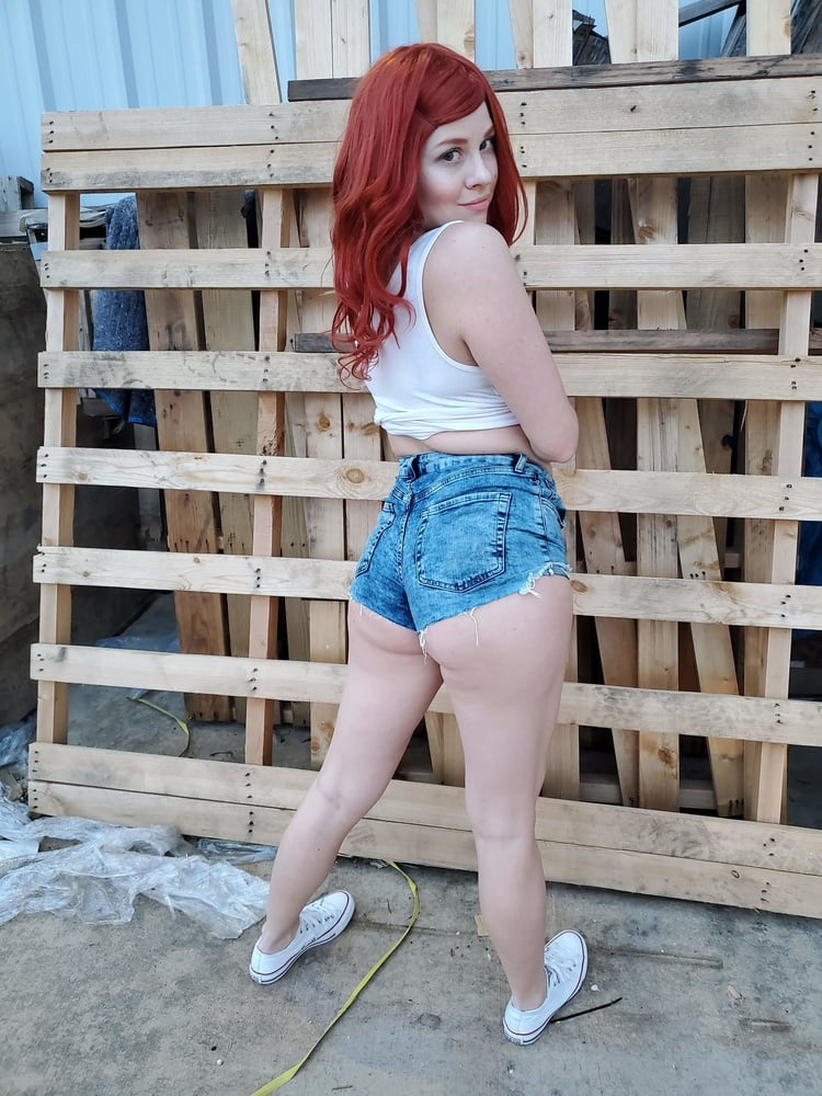 White Trash Trailer Park Whore In Short Shorts Gets Dirty #97823399