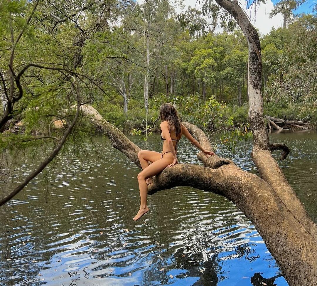 Steph Mandich desnuda #108455180