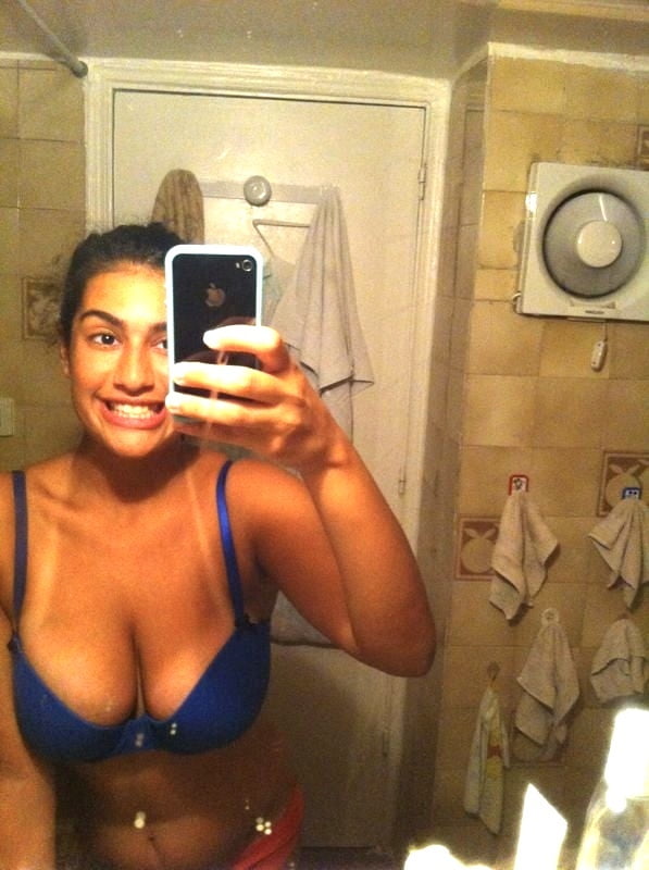 Kurvige sexy lebanesische Teenie zeigt riesige Titten & fleischige Fotze
 #79859575