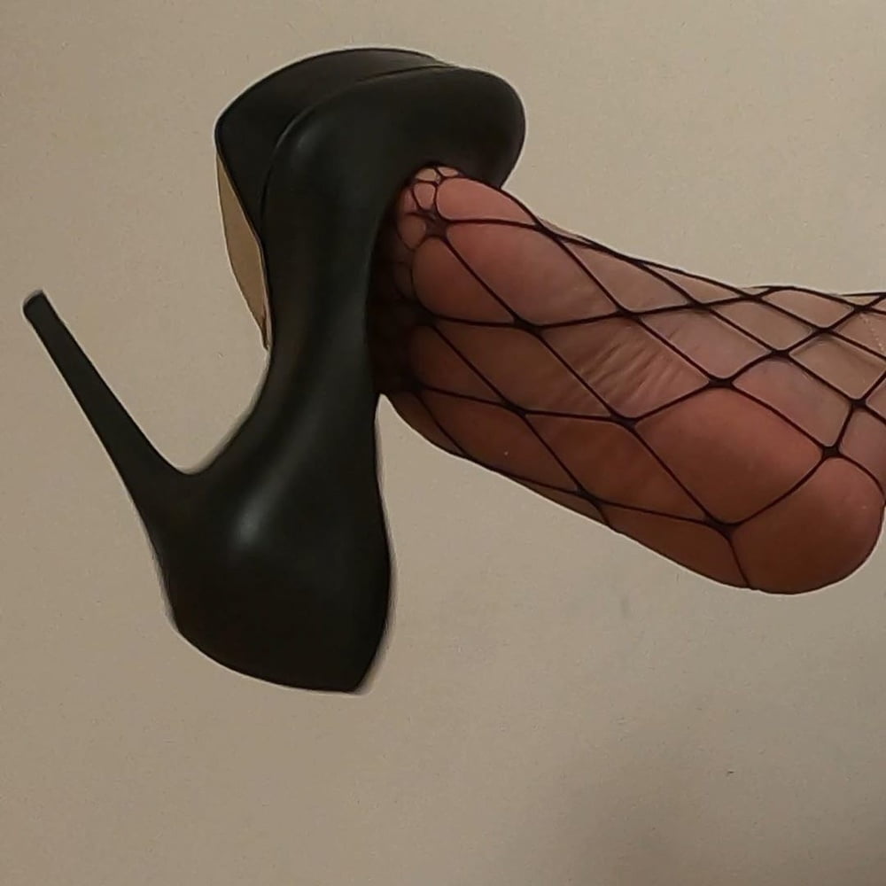Piedi da zoccola 2 #92228711