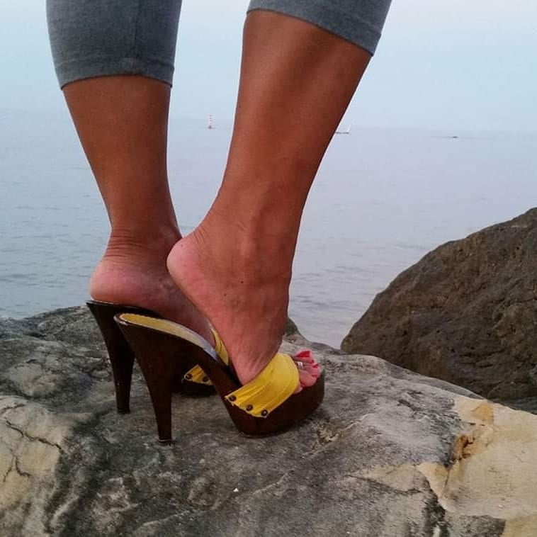 Piedi da zoccola 2 #92228753