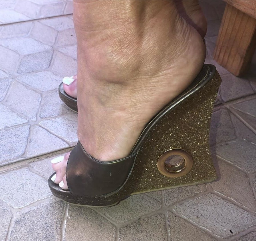 Piedi da zoccola 2 #92228762