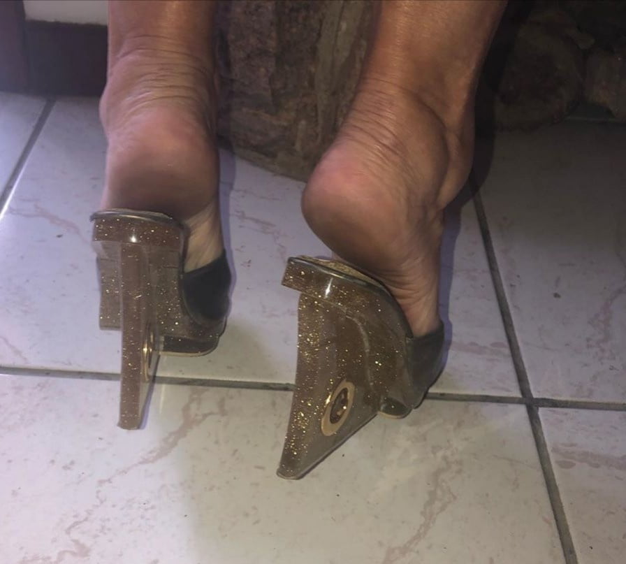 Piedi da zoccola 2 #92228774