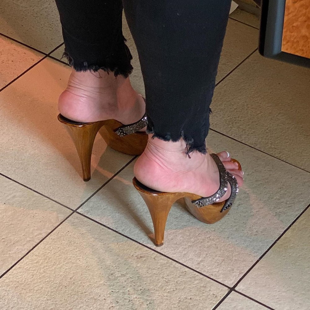 Piedi da zoccola 2 #92228792