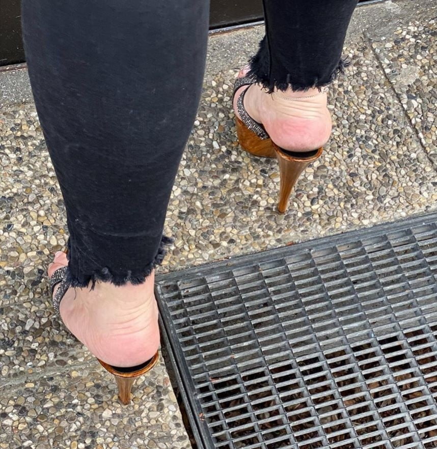 Piedi da zoccola 2 #92228802