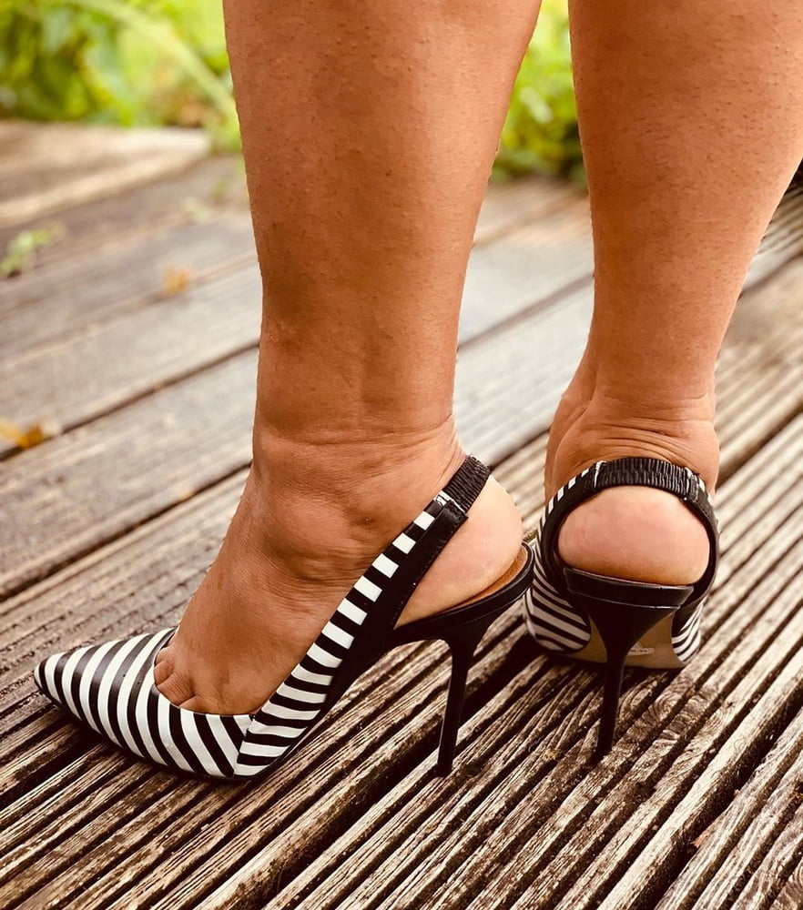 Piedi da zoccola 2 #92228808