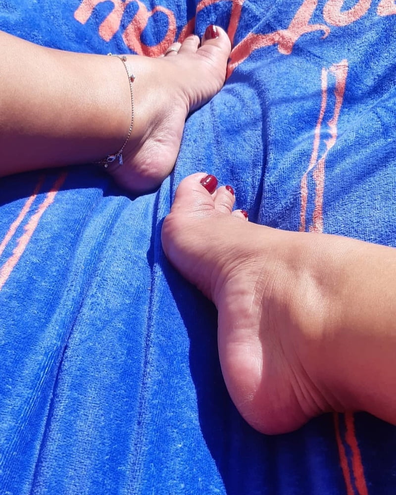 Piedi da zoccola 2 #92228839