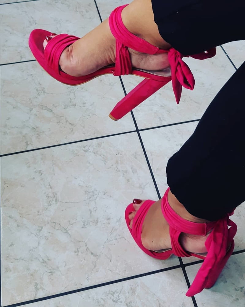 Piedi da zoccola 2 #92228857