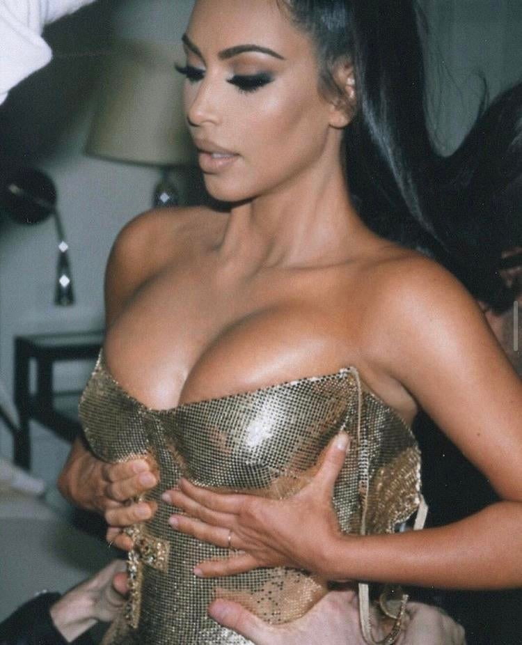 Kim k
 #97423120