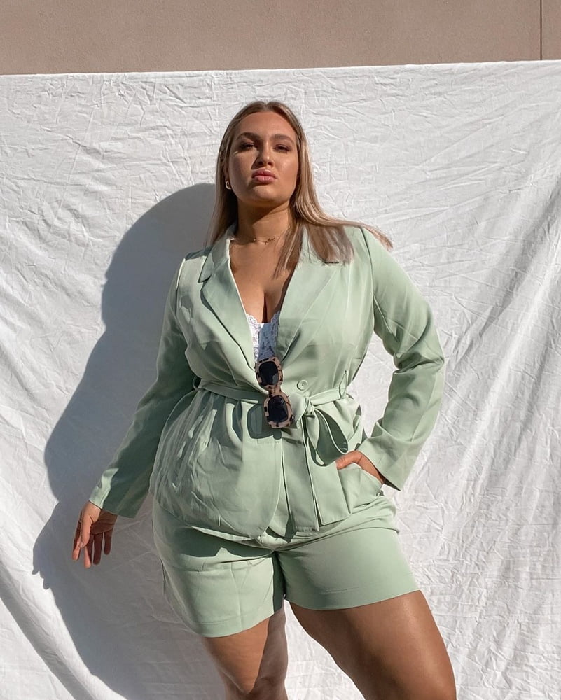 Tetas ..... y un chasis construido para la comodidad 1.0
 #90898577