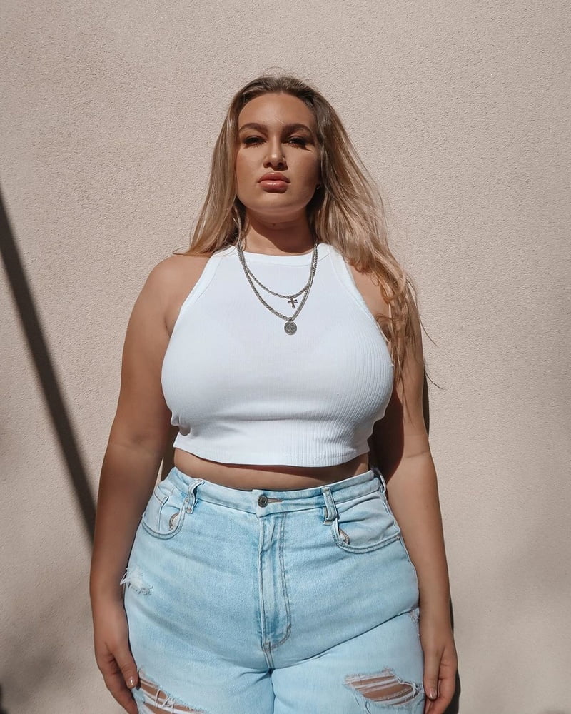 Tetas ..... y un chasis construido para la comodidad 1.0
 #90898631