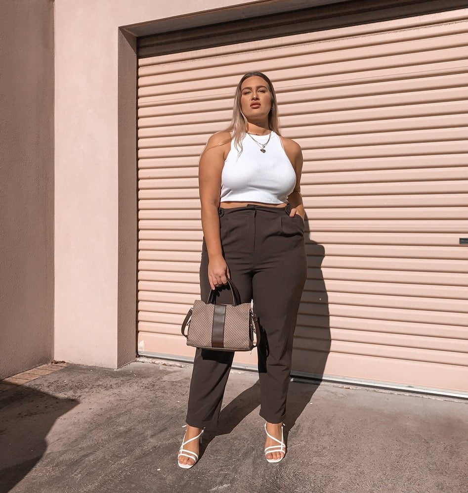 Tetas ..... y un chasis construido para la comodidad 1.0
 #90898642