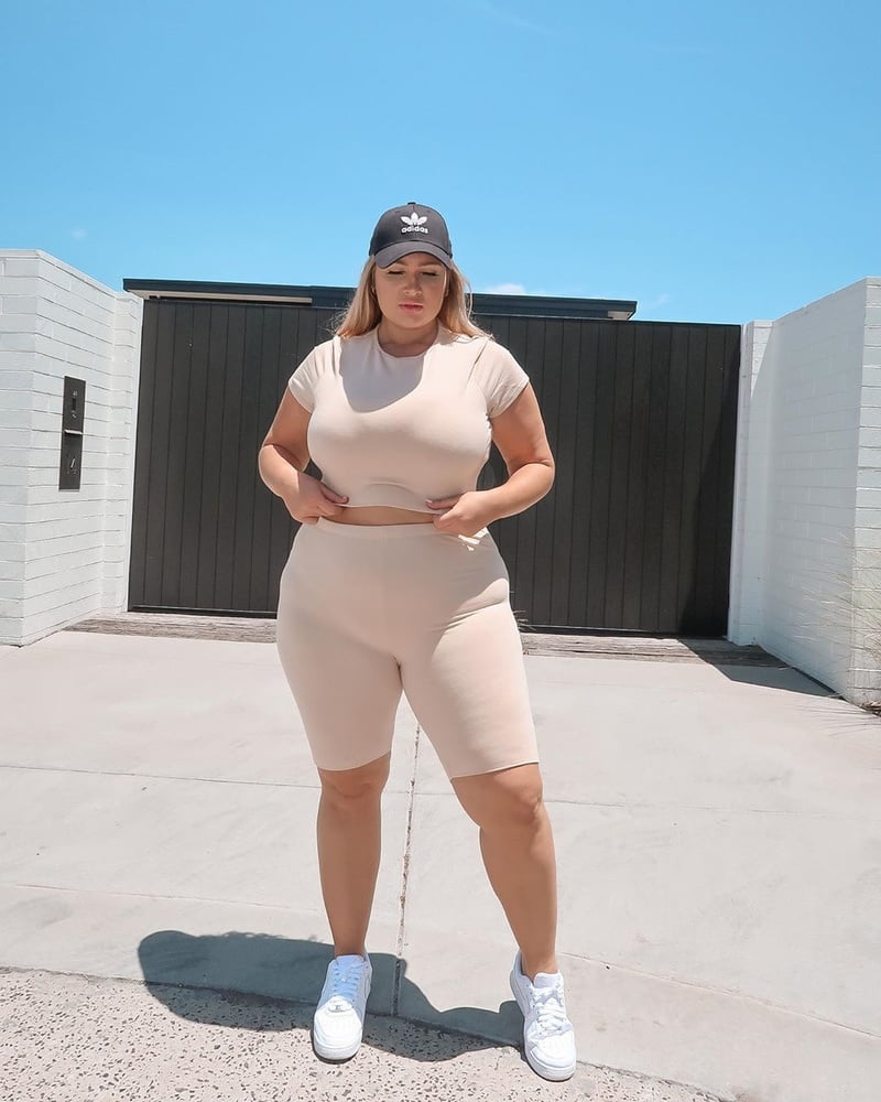 Tetas ..... y un chasis construido para la comodidad 1.0
 #90898917