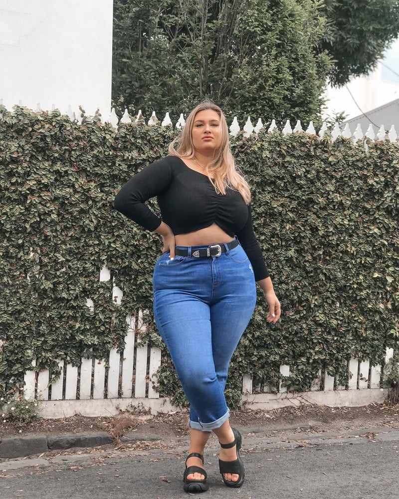 Tetas ..... y un chasis construido para la comodidad 1.0
 #90899022