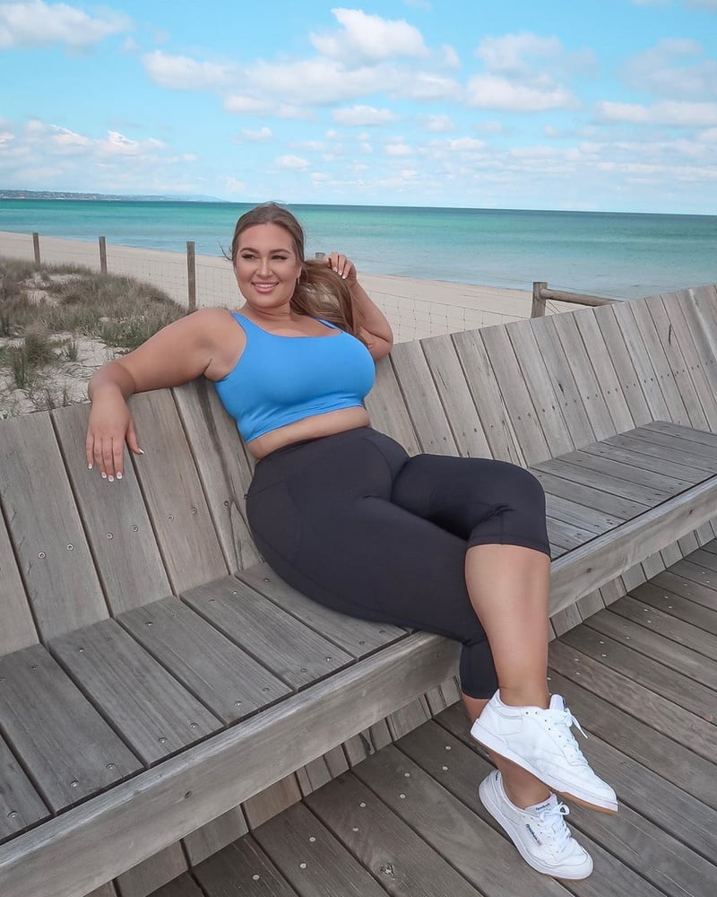 Tetas ..... y un chasis construido para la comodidad 1.0
 #90899049