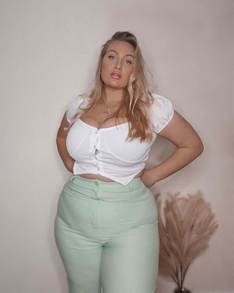 Tetas ..... y un chasis construido para la comodidad 1.0
 #90899088