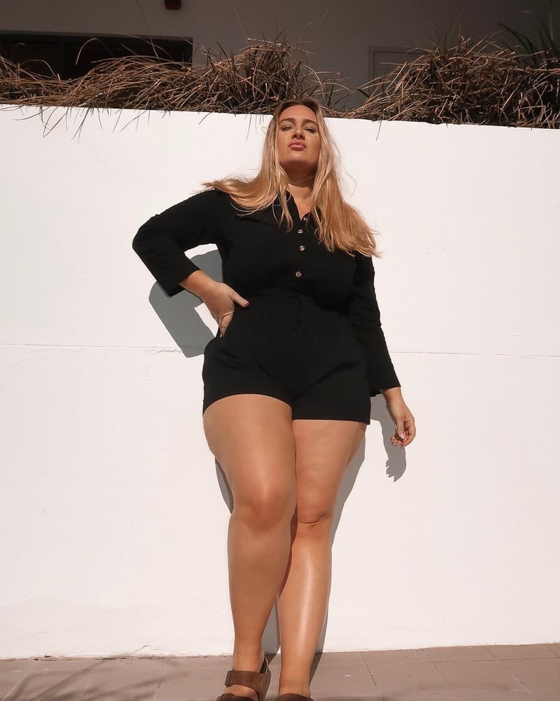 Tetas ..... y un chasis construido para la comodidad 1.0
 #90899097