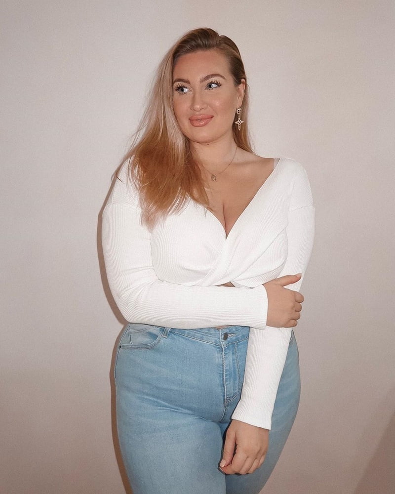 Tetas ..... y un chasis construido para la comodidad 1.0
 #90899157