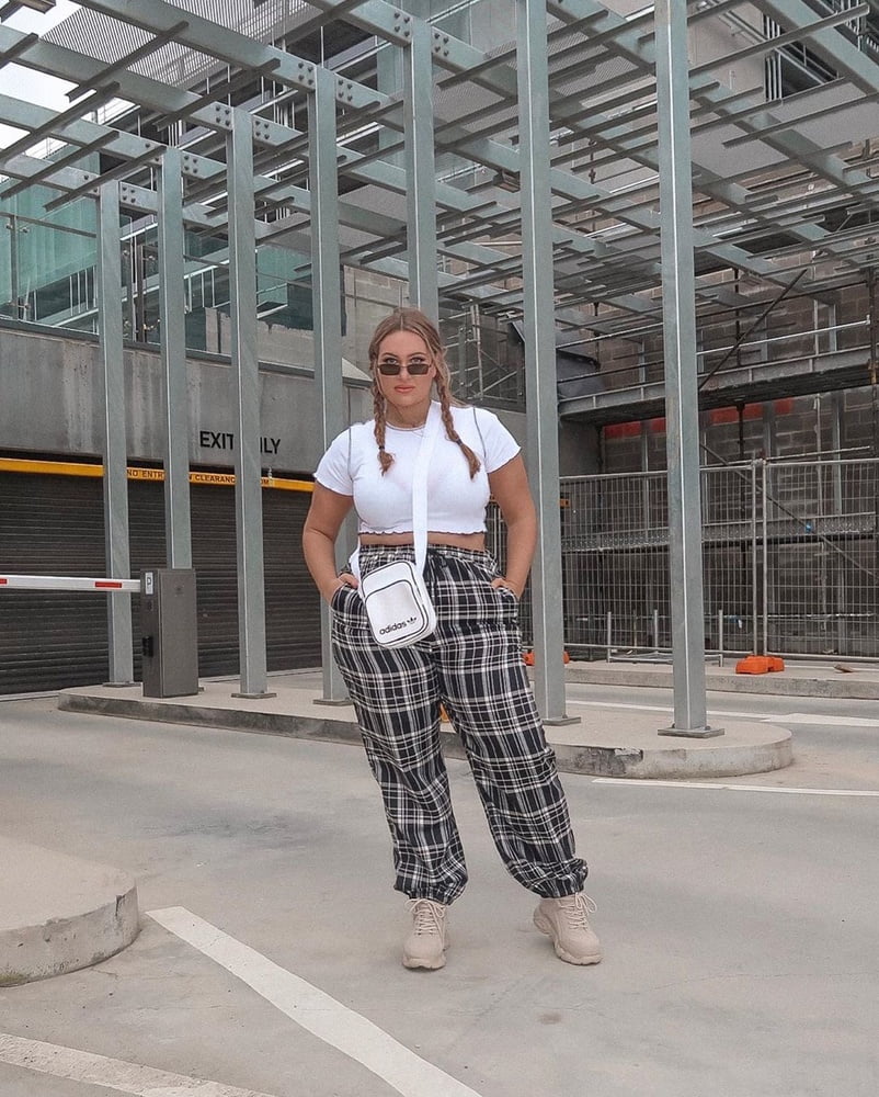 Tetas ..... y un chasis construido para la comodidad 1.0
 #90899217