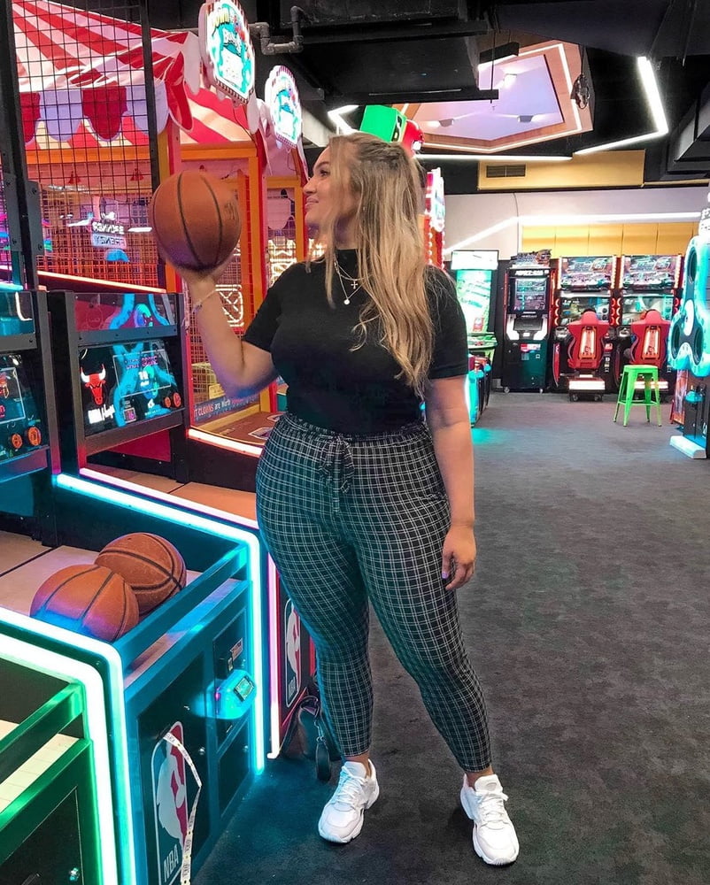 Tetas ..... y un chasis construido para la comodidad 1.0
 #90899229