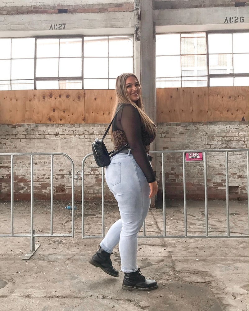 Tetas ..... y un chasis construido para la comodidad 1.0
 #90899355