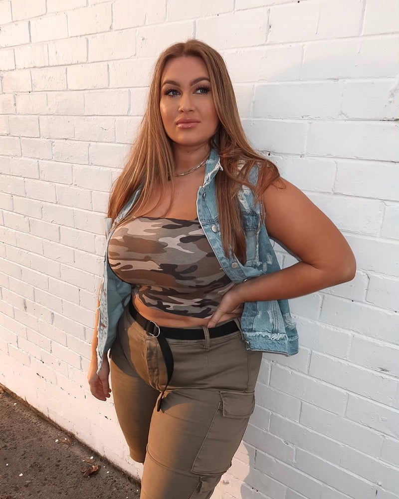 Tetas ..... y un chasis construido para la comodidad 1.0
 #90899366