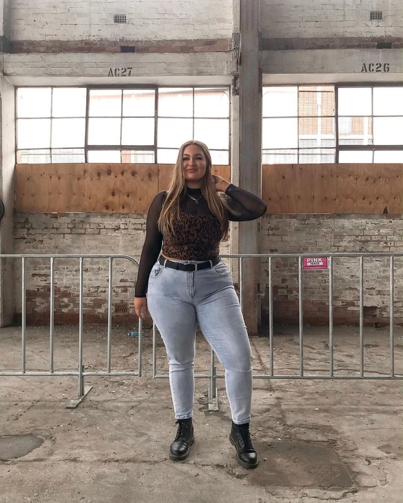 Tetas ..... y un chasis construido para la comodidad 1.0
 #90899383