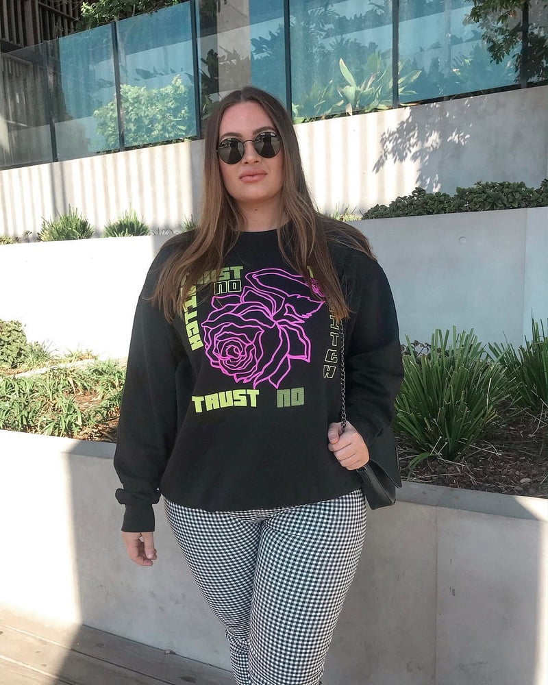 Tetas ..... y un chasis construido para la comodidad 1.0
 #90899547