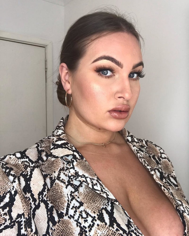 Tetas ..... y un chasis construido para la comodidad 1.0
 #90899556