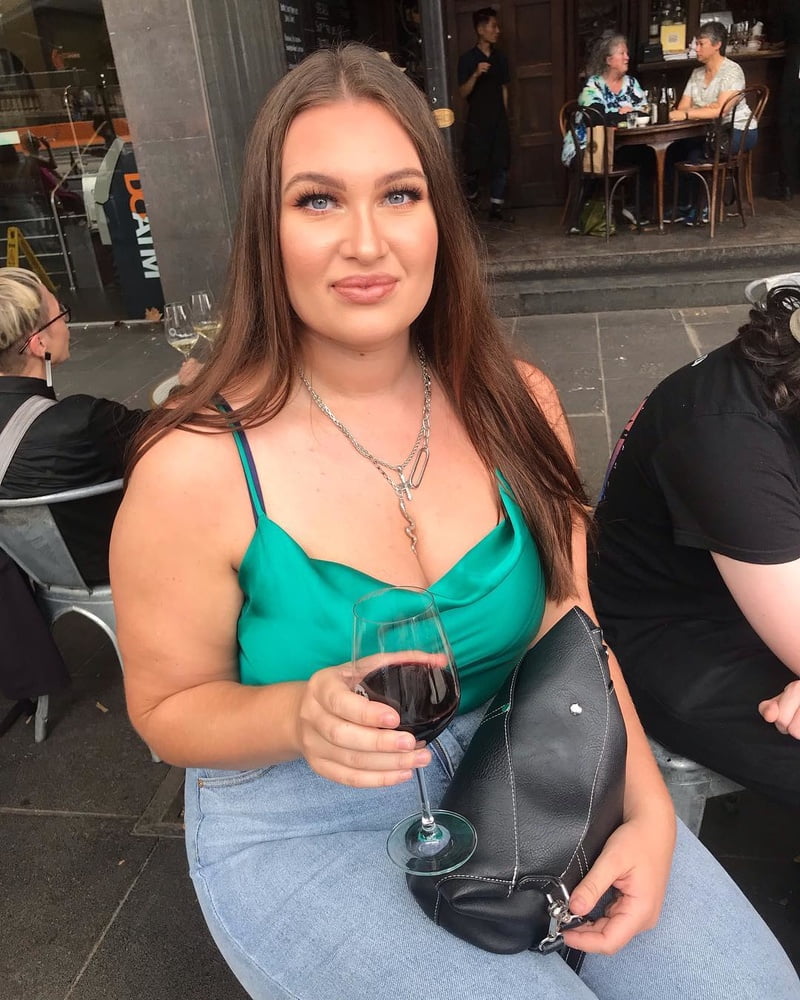 Tetas ..... y un chasis construido para la comodidad 1.0
 #90899618