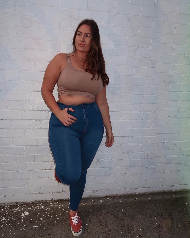 Tetas ..... y un chasis construido para la comodidad 1.0
 #90899645