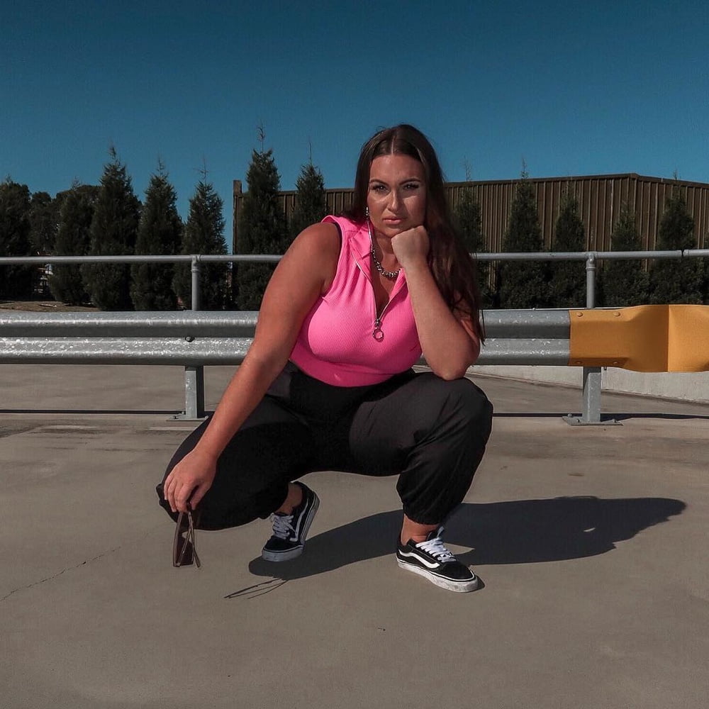 Tetas ..... y un chasis construido para la comodidad 1.0
 #90899702