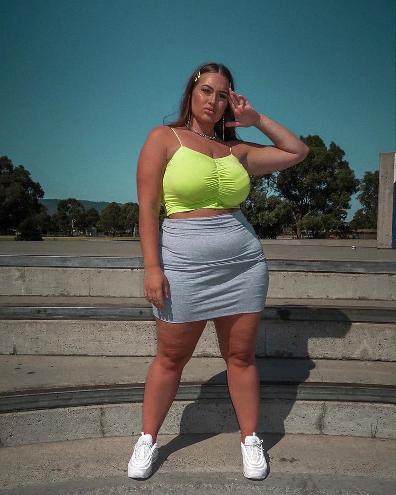 Tetas ..... y un chasis construido para la comodidad 1.0
 #90899708