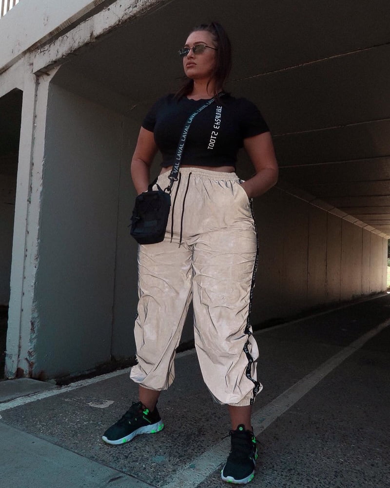 Tetas ..... y un chasis construido para la comodidad 1.0
 #90899746