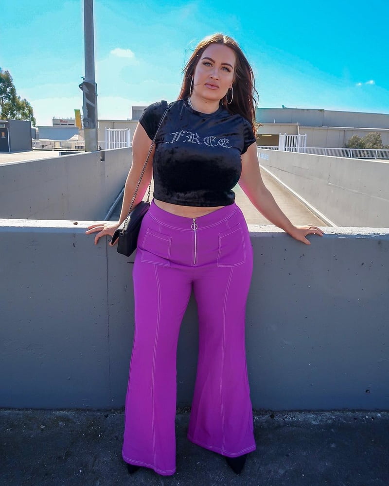 Tetas ..... y un chasis construido para la comodidad 1.0
 #90899858