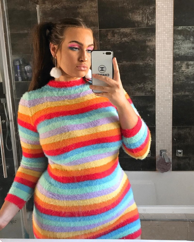 Tetas ..... y un chasis construido para la comodidad 1.0
 #90899867