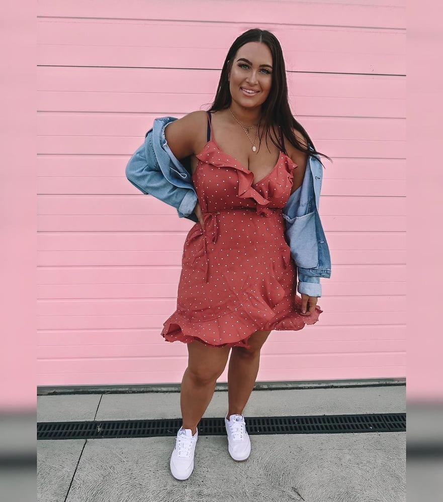 Tetas ..... y un chasis construido para la comodidad 1.0
 #90899914