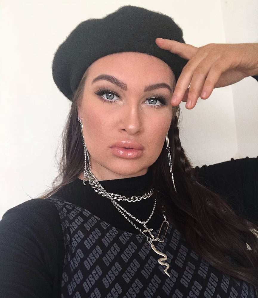 Tetas ..... y un chasis construido para la comodidad 1.0
 #90899956