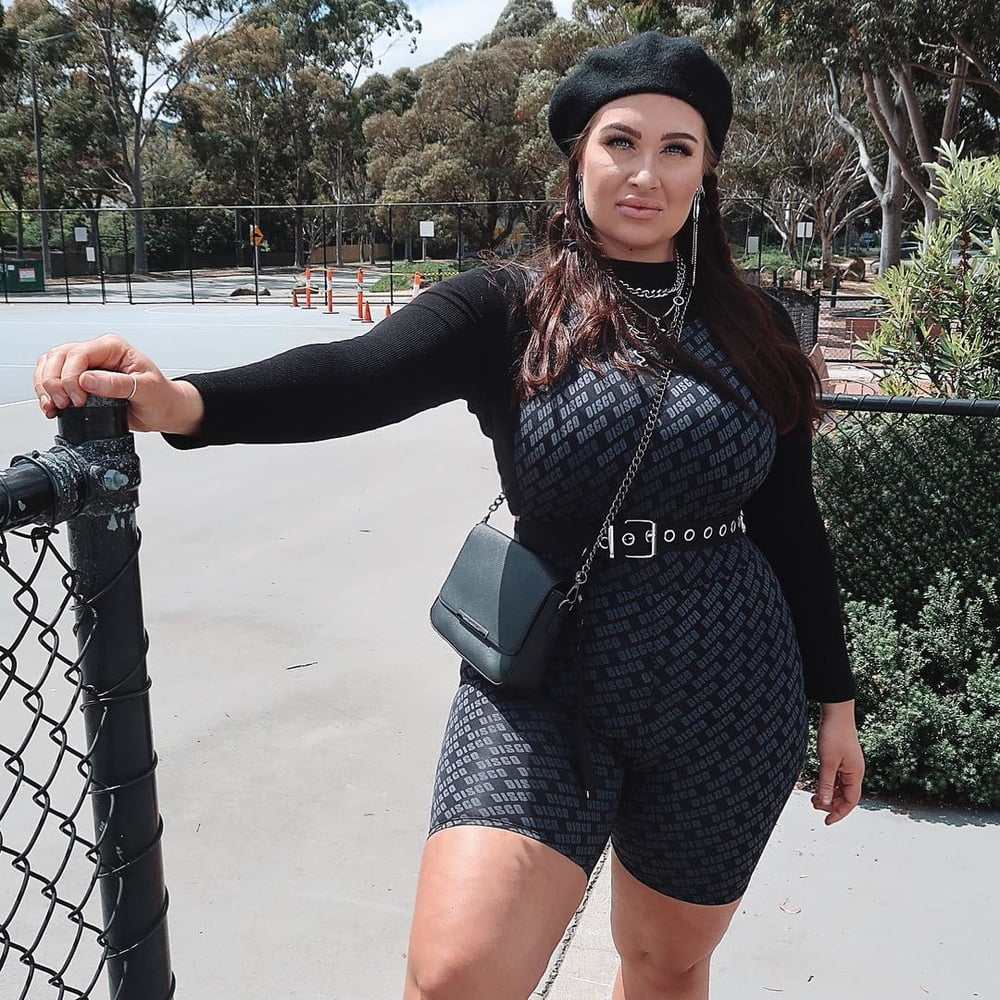 Tetas ..... y un chasis construido para la comodidad 1.0
 #90899969