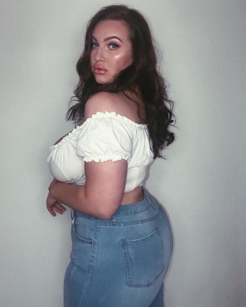 Tetas ..... y un chasis construido para la comodidad 1.0
 #90899985