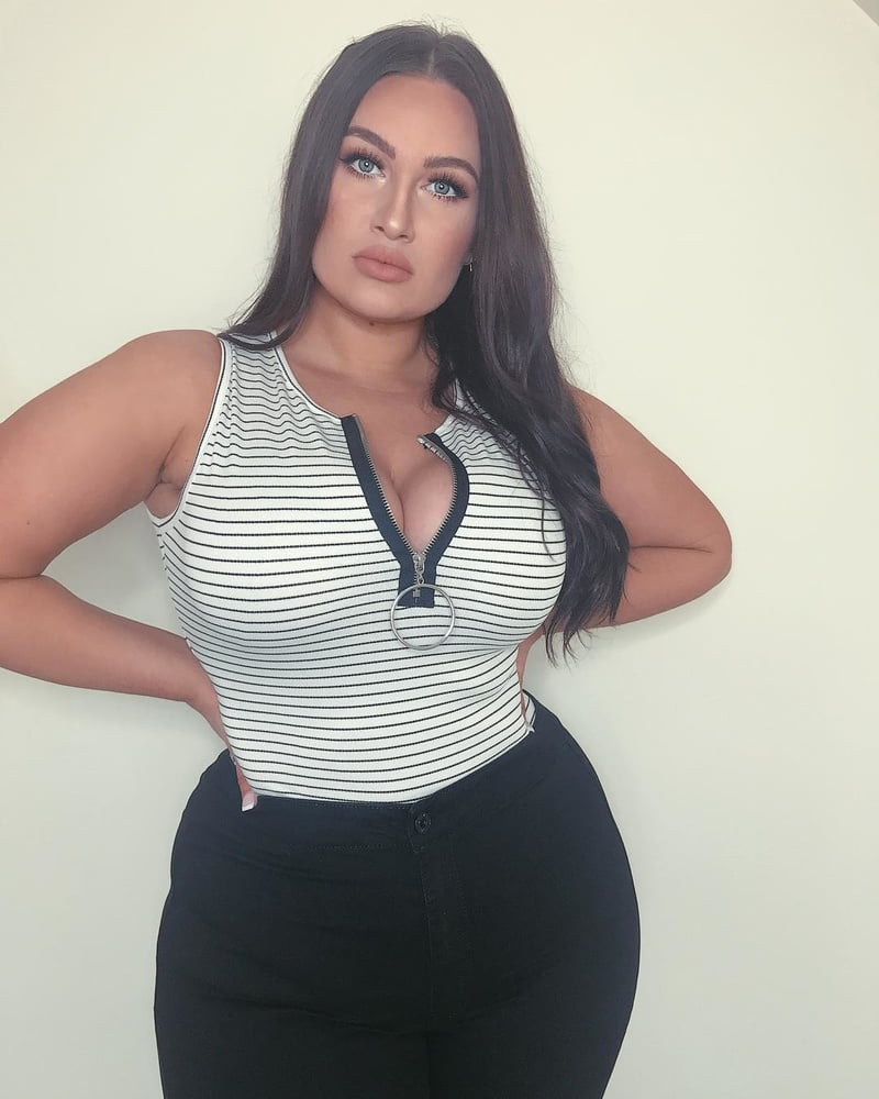 Tetas ..... y un chasis construido para la comodidad 1.0
 #90900036